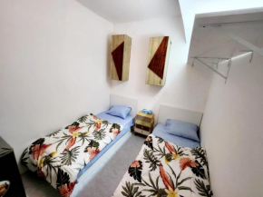 Amazing couples Partition 7 min walking from Mall of emirates